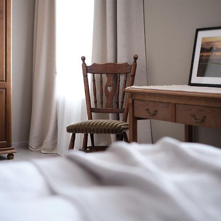 Hotel Pernigele Yelgavkrasty Екстер'єр фото