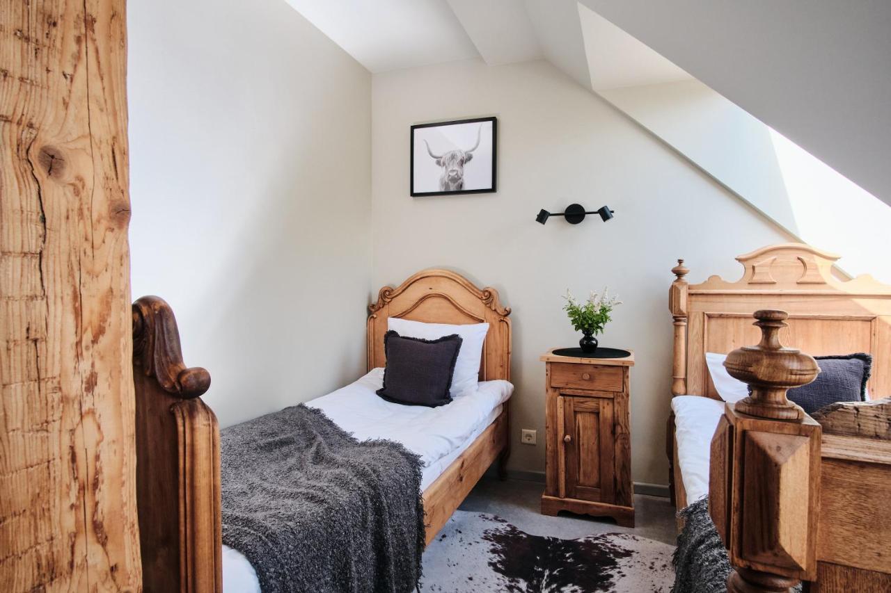 Hotel Pernigele Yelgavkrasty Екстер'єр фото