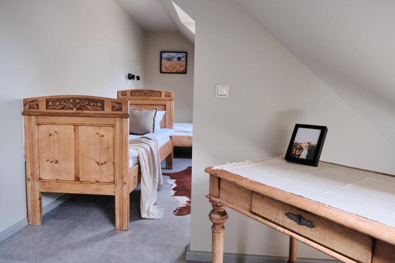 Hotel Pernigele Yelgavkrasty Екстер'єр фото