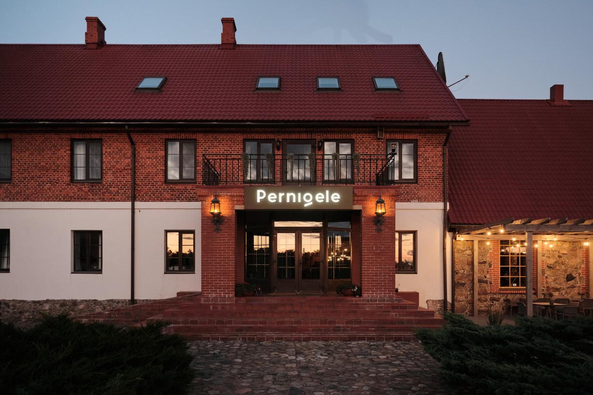 Hotel Pernigele Yelgavkrasty Екстер'єр фото